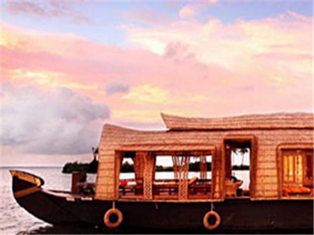Hotel Marvel Cruise Alappuzha Exteriér fotografie