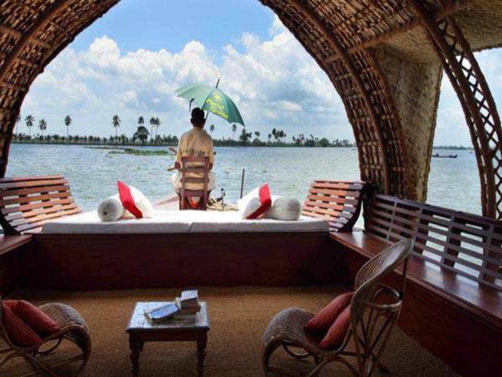 Hotel Marvel Cruise Alappuzha Exteriér fotografie