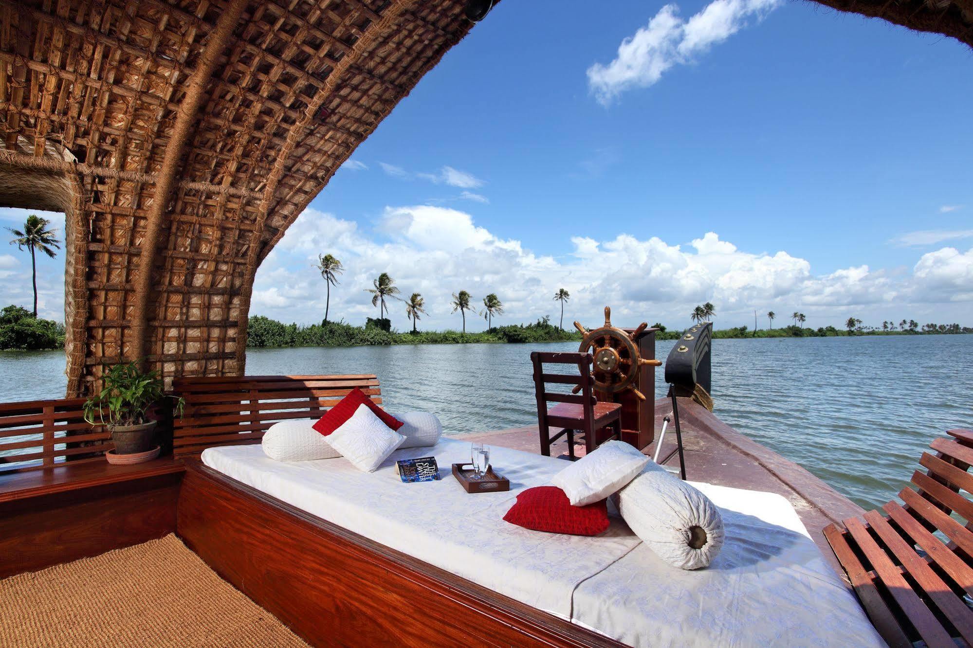 Hotel Marvel Cruise Alappuzha Exteriér fotografie