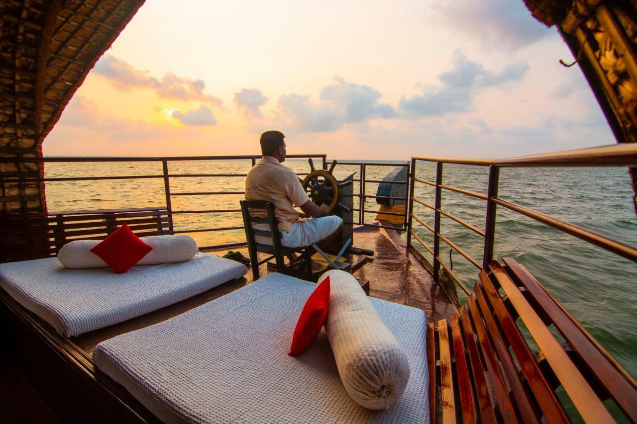 Hotel Marvel Cruise Alappuzha Exteriér fotografie