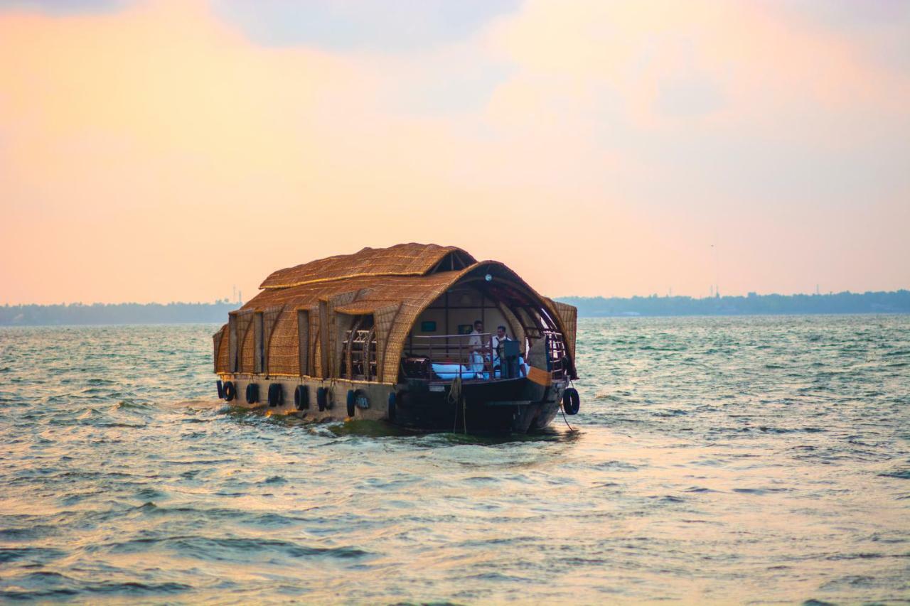 Hotel Marvel Cruise Alappuzha Exteriér fotografie