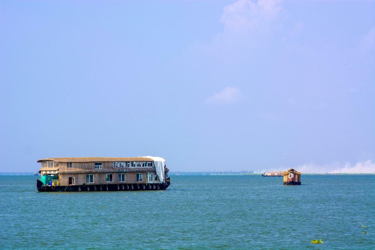 Hotel Marvel Cruise Alappuzha Exteriér fotografie